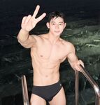 Buon martedì porci! – twink arrapati con piselli gonfi da succhiare