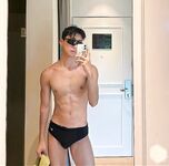 I ragazzi di gennaio si scaldano a vicenda con pompini e seghe