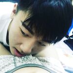 Collezione mutande bagnate – cazzi che escono dai boxer e sborrano