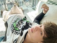 Collezione mutande bagnate – cazzi che escono dai boxer e sborrano