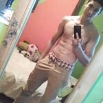 Giovani twinks gay in pose calde e sensuali