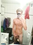 Giovani twinks gay in pose calde e sensuali