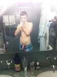Giovani twinks gay in pose calde e sensuali