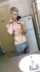 Giovani twinks gay in pose calde e sensuali