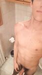 Twink italiano di 18 anni irresistibile