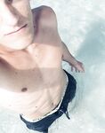 Twink italiano di 18 anni irresistibile