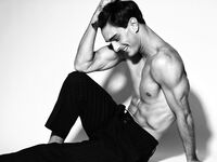 Andrea Manzoni modello italiano da leccare