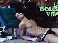 Fabio Mancini supermodello italiano gay