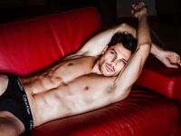 Valerio Logrieco modello GayTube italiano bollente