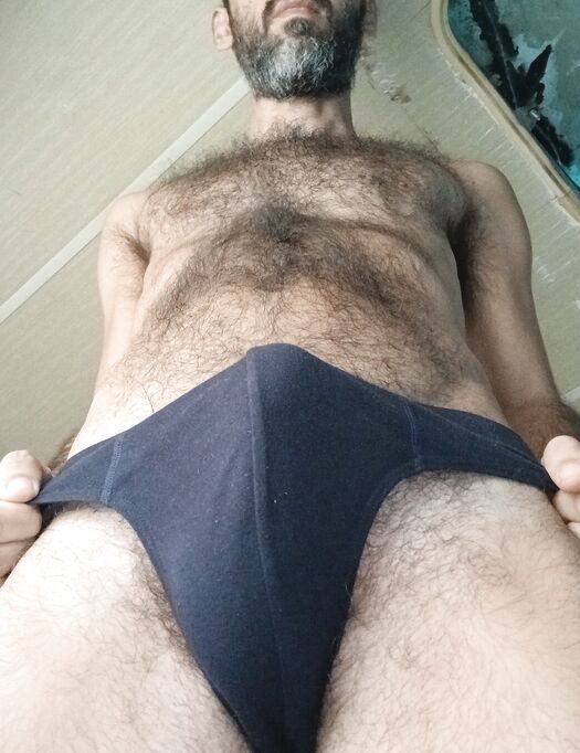 Cazzo duro nelle mutande