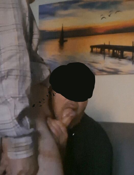 Al nonno il cazzo gli si rizza ancora