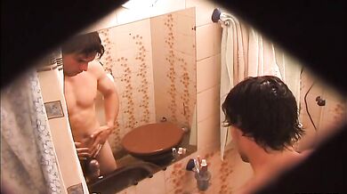 Ragazzo etero si fa una sega