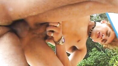 Surfisti gay fanno sesso anale in spiaggia