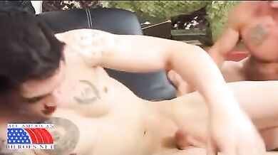 Militari gay si spaccano il culo