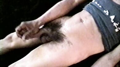 Arabo gay si masturba