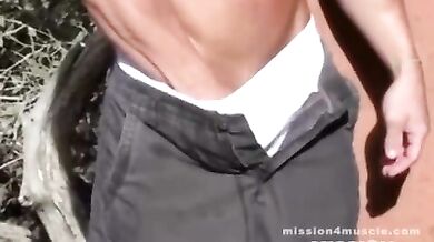 Escursionista gay si masturba