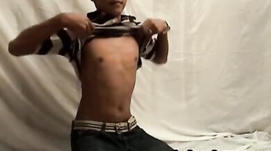 Thai gay si masturba