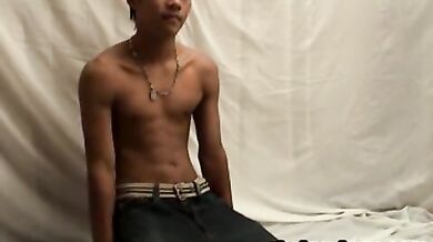 Thai gay si masturba