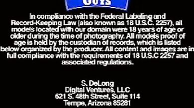 Muscoloso attivo tromba un culo gay