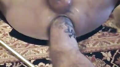 Culo gay peloso dilatatato