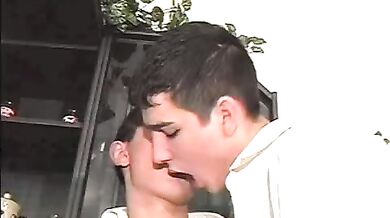 Giovani froci arrapati