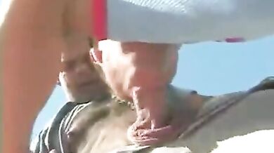 Papà gay scopa in pubblico