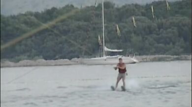 Orgia tra nudisti gay