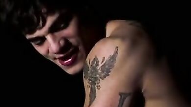 Rapporto omosessuale tra giovani