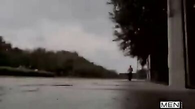 Trentenni gay si inculano