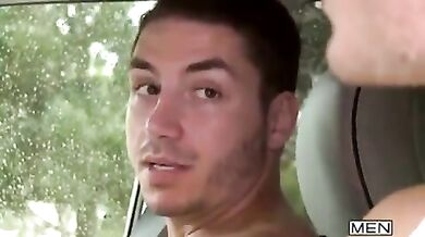 Trentenni gay si inculano