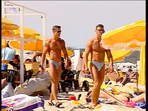 Orgia su una spiaggia gay francese