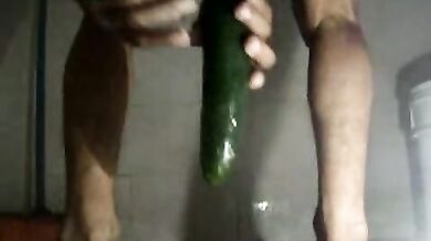 Cetriolo nel mio culo gay