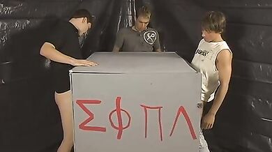 Gloryhole per ragazzino gay