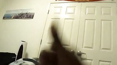 Nero gay si riprende col telefonino