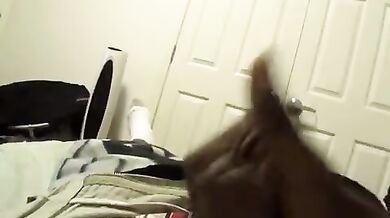 Nero gay si riprende col telefonino