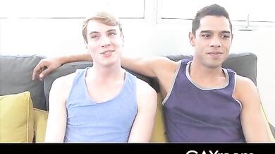 Frocetto succhia cazzi lecca il mio uccello