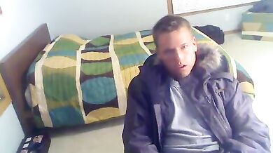 Ragazzo alternativo si masturba