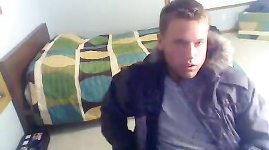 Ragazzo alternativo si masturba