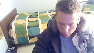 Ragazzo alternativo si masturba