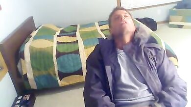 Ragazzo alternativo si masturba