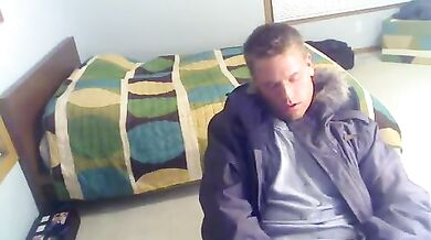 Ragazzo alternativo si masturba