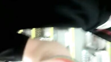 Sborrata gay in un supermercato