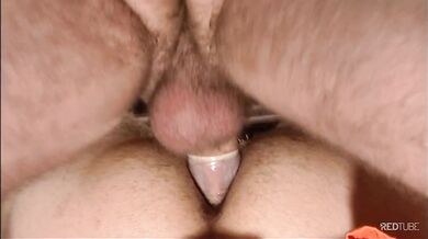 Gli sfondo il culo a pecora