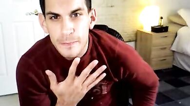 Si masturba il bel pacco