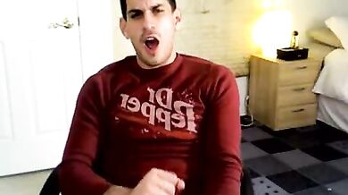 Si masturba il bel pacco