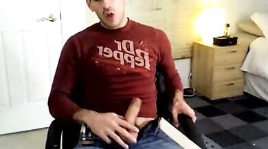 Si masturba il bel pacco