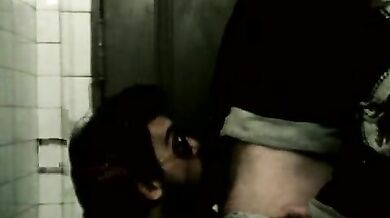 Fonzie gay succhia cazzi