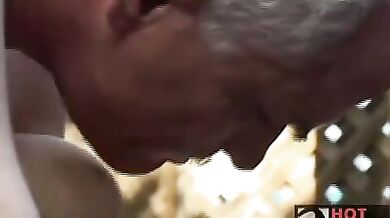 Ragazzo adora il cazzo maturo