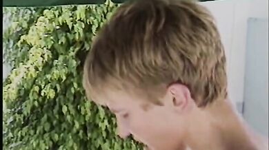 Frocio francese biondo