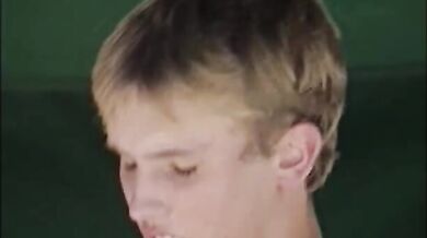 Frocio francese biondo